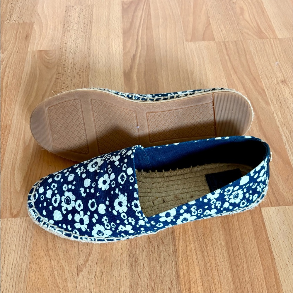 Tory Burch Floral Blue and White Espadrilles - Picture 4 of 4